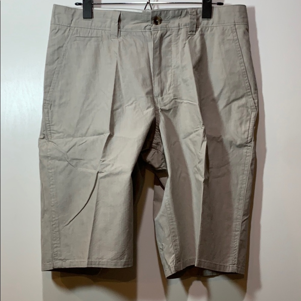 1901 Men’s Gray Pin Striped Shorts